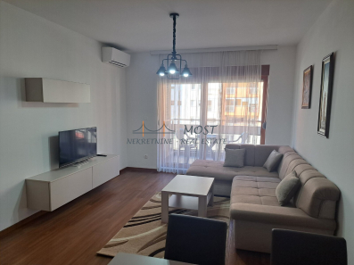 Izdaje se jednosoban namješten stan u Master kvartu