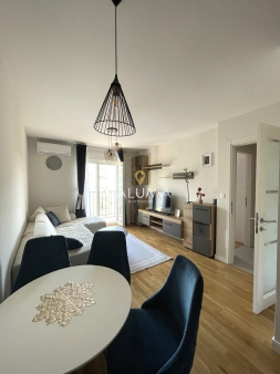 Izdaje se jednosoban stan 40m2, Pobrežje | ID: P 183