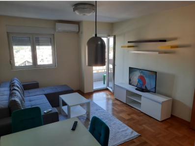 Izdaje se jednosoban stan, 43m2, Stari Aerodrom