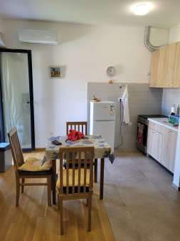 Izdaje se jednosoban stan na dan na Seljanovo