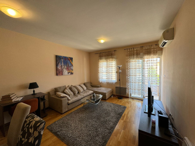 Izdaje se jednosoban  stan u City Kvartu