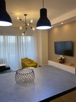 Izdaje se jednosoban stan u Tološima, Lux Residente, ul SKOJ-a Južno orijentisan, posjeduje 2 klime,