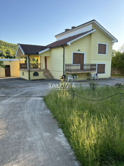 Izdaje se kuća 150m2 + 3.000m2, Spuž | ID: ML 1054