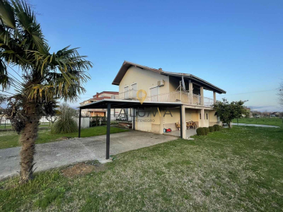 Izdaje se kuća 230m2, na placu od 3.600m2, Golubovci, Zeta | ID: ML 906