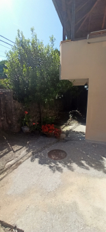 Izdaje se kuća 88m2.