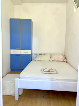 Izdaje se manji namješten jednosoban stan od 30m2