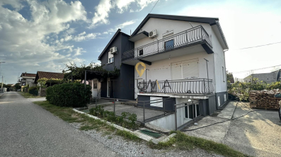 Izdaje se namješten trosoban stan 71m2, Tološi | ID: ML 895