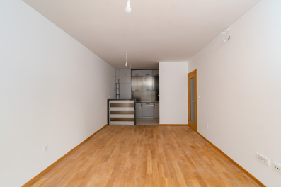 Izdaje se nenamjesten dvosoban stan, Acton ( City Kvart )