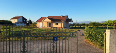 Izdaje se nova kuća od 140m2