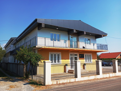 Izdaje se novoizgradjeni psolovni objekat od 700m2 (izlozbeni prostor 230m2 + magacinski 470m2)