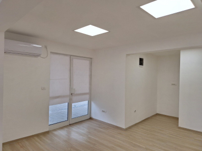 Izdaje se poslovni prostor - Centar, Podgorica