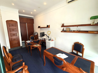 Izdaje se poslovni prostor 20m2, Centar | ID: P 305