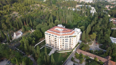 Izdaje se&nbsp;jednosoban lijepo namješten stan,&nbsp;površine&nbsp;52m2, ispod brda Gorica,&nbsp;u Podgorici.