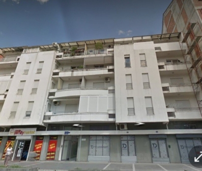 Izdajem jednosoban stan 45m2 kod Vezirovog mosta