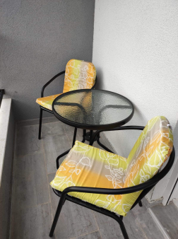 Izdajem jednosoban stan na starom aerodromu