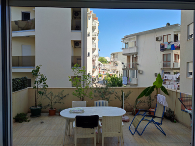 Izdajem jednosoban stan u Herceg Novom