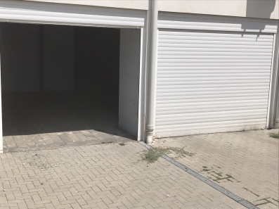 Izdajem magacin u strogom centru Pg