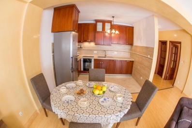 Izdajem nov dvosoban stan 81m2 Petrovac