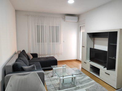 Izdajem nov stan 47m2 u City kvartu