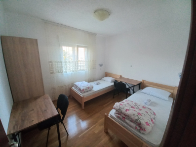 Izdajem sobe za studentkinje