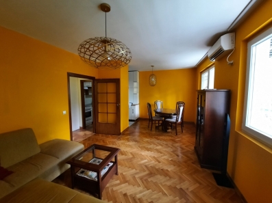 Izdajem stan 70m2 sa garazom Preko Morače