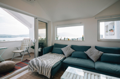 Izdavanje dvosobnog moderno namjestenog stana