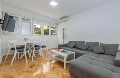 Izdavanje dvosobnog namjestenog stana