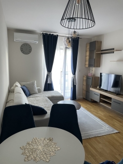 Izdavanje, jednosoban stan, 40m2, Pobrežje, 4 Jula Podgorica
