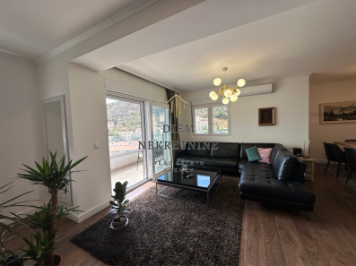 Izdavanje moderno namještenog trosobnog stana površine 140m2 u Budvi (Old Bakery).