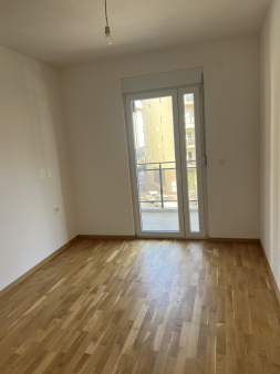 Izdavanje, neuseljavan stan 62m2