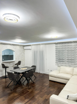 Izdavanje, nov namjesten trosoban stan 120m2