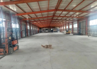 Izdavanje, poslovni prostor-magacin 1300m2