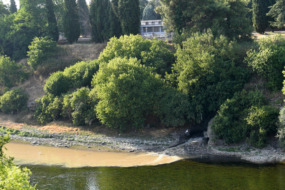 Izgube 67 odsto vode, prečiste svega 36 odsto otpadnih voda: Regulator upozorava na haos u opštinskim preduzećima