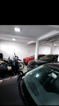 IZNAJMLJUJEM GARAZU ZA AUTIMOBILE