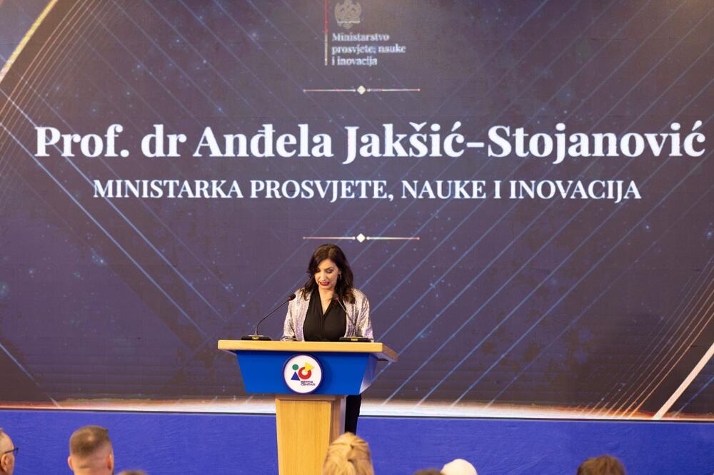 Jakšić-Stojanović: Promjene u obrazovnom sistemu iziskuju rad, trud i posvećenost, ali i strpljenje, razumijevanje...