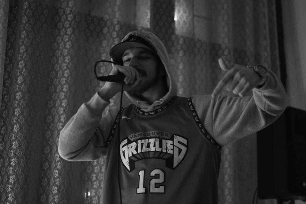 Jedan vers od 48 sirovih stihova