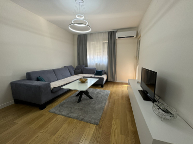 Jednosoban lijepo namješten stan, 49m2, Central Point