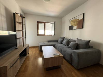 Jednosoban  lijepo namješten stan, 43m2,Tološka šuma, Podgorica