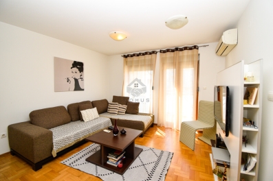 Jednosoban stan 50m2 + parking, Tološka Šuma - Podgorica