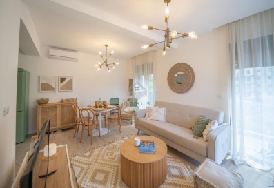 Jednosoban stan 50m2 sa pogledom na more, Dobrota - Podgorica
