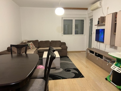 Jednosoban stan 48m2 u zgradi Zetagradnje na Draču