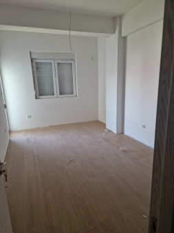 Jednosoban stan 35m2,Ljubović,porkrovlje