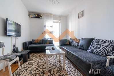 Jednosoban, Stari Aerodrom