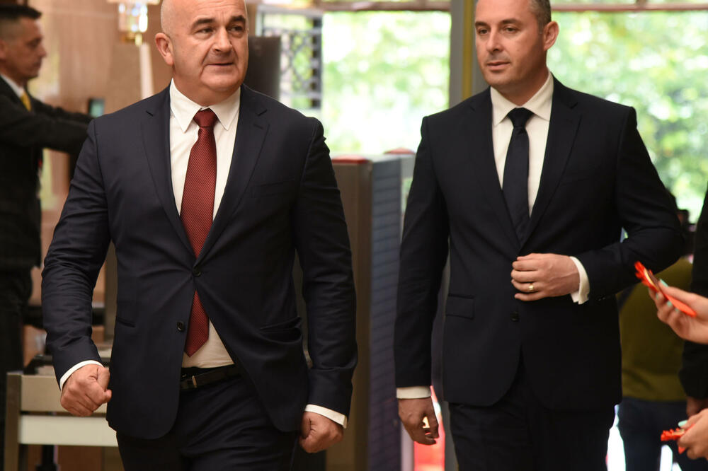 Joković stigao do Pariza, Šćekić do Busana: Gdje su službeno putovali ministar poljoprivrede i bivši ministar sporta