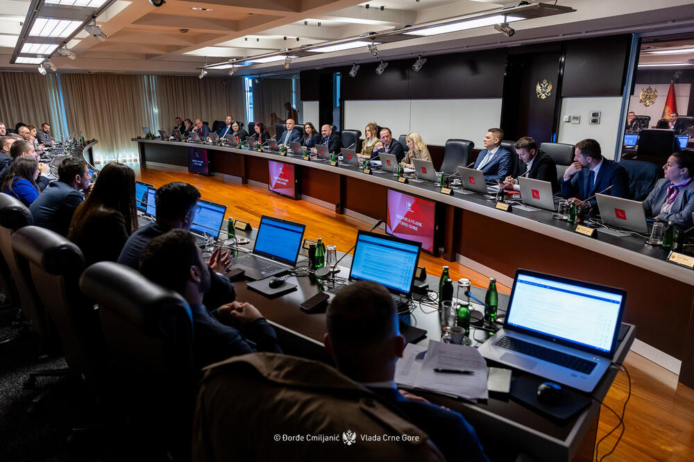 Još mnogo važnih zakona na čekanju: Brojne aktivnosti iz Srednjoročnog programa rada Vlade nisu realizovane u 2025.