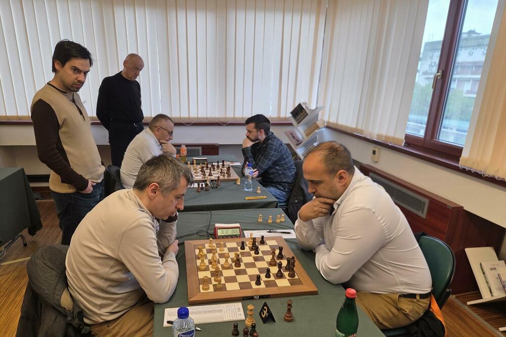 Jovan Milović i Denis Kadrić na čelu tabele uoči derbija