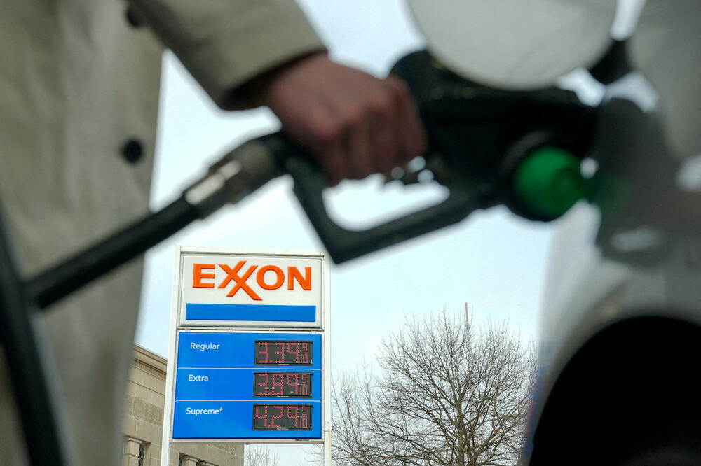 Jutro je počelo zastrašujuće - "Brent" bio skuplji od 119 dolara po barelu: Cijene nafte opadale kako je dan odmicao