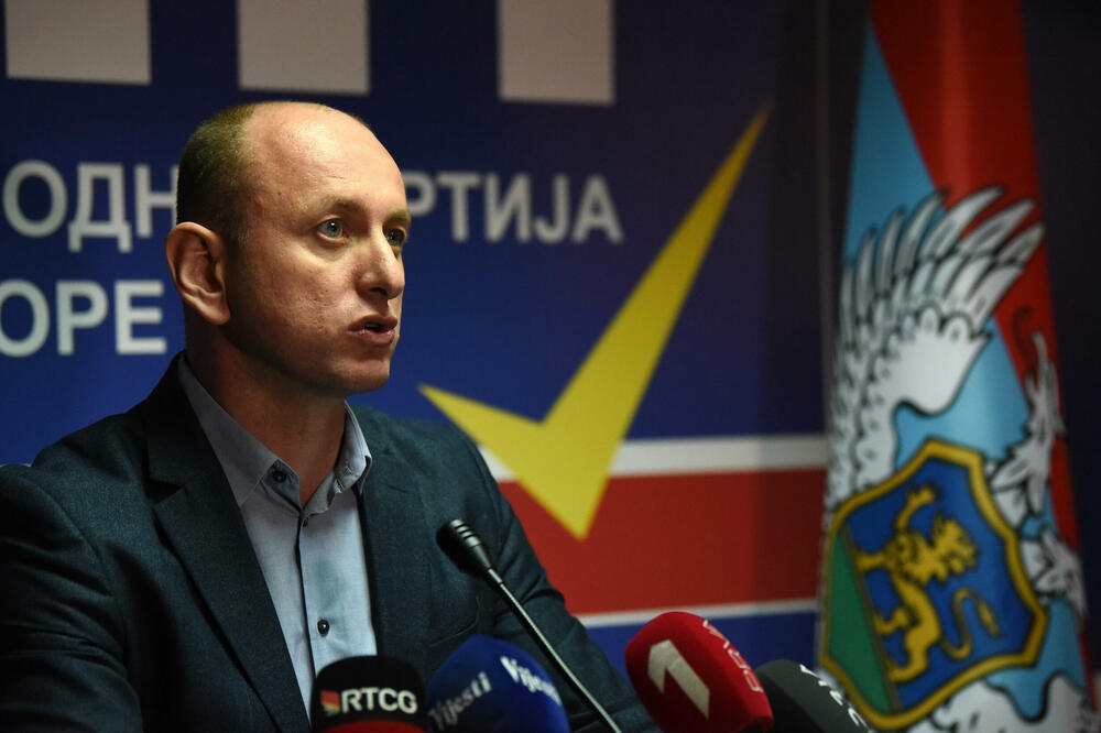 Kad ne zna šta će, zaigra na Kosovo: Knežević ponovo pokreće inicijativu, ovog puta i na državnom nivou