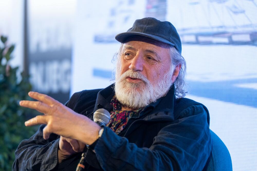 Kad stihovi zamirišu na život: Šerbedžija pretvorio Sajam knjiga u pozornicu emocija