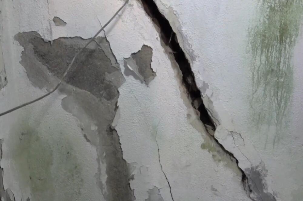 Kakva je situacija sa Plavom zgradom u Herceg Novom: Opština i ministarstvo imaju različite stavove o njenom opstanku.